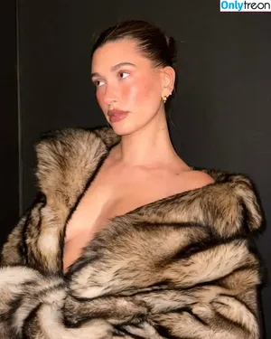 Hailey Baldwin Bieber / haileybieber nude photo #0769