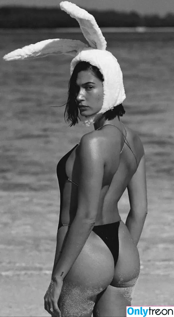 Hailey Baldwin Bieber nude photo #0555 (haileybieber)