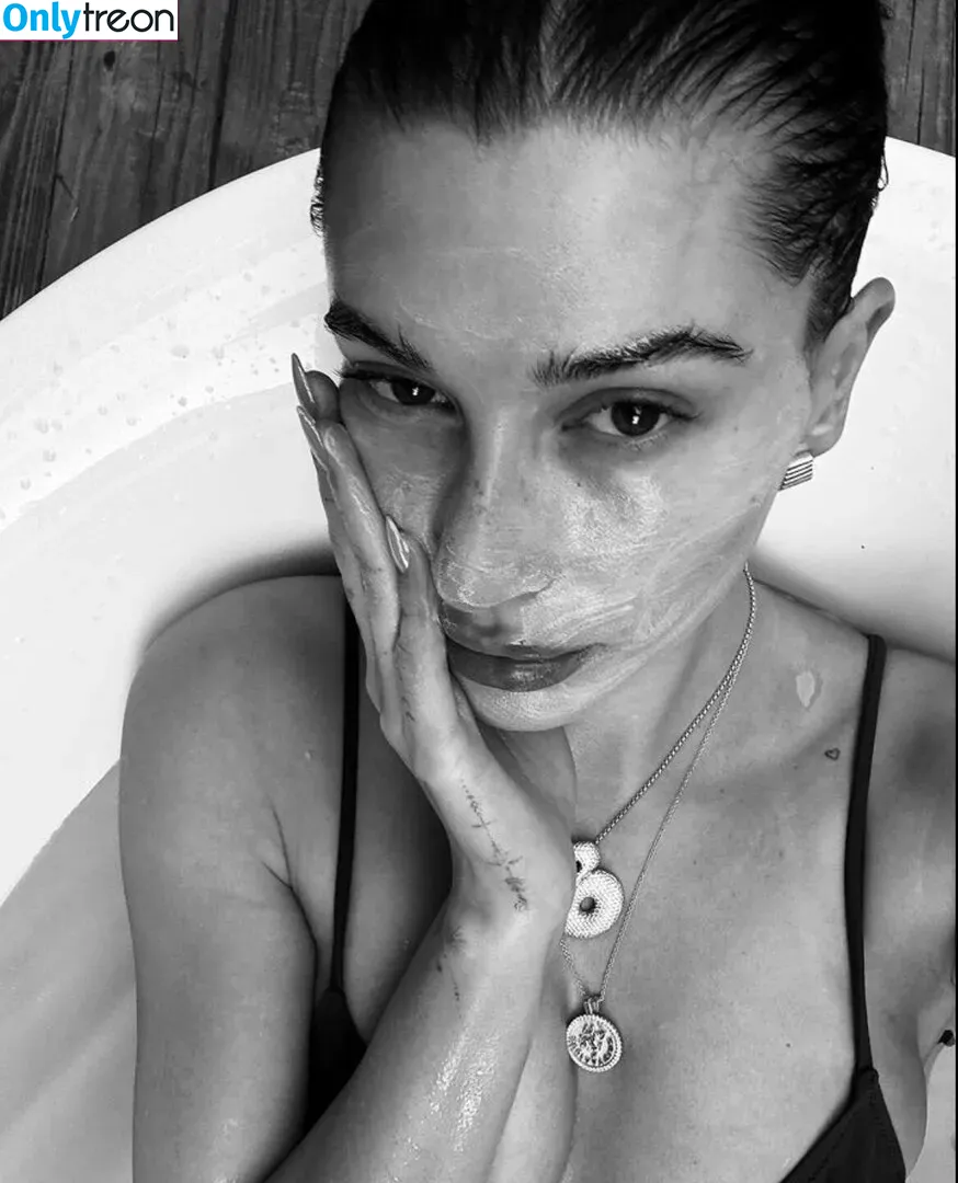 Hailey Baldwin Bieber nude photo #0572 (haileybieber)