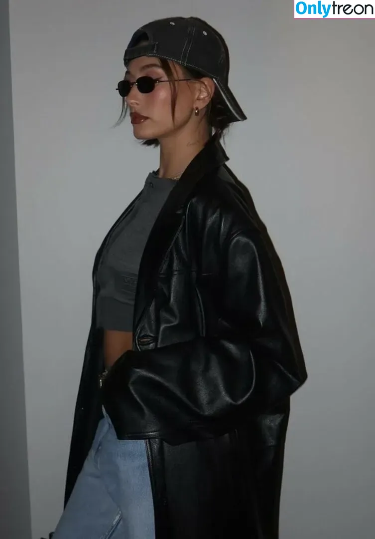 Hailey Baldwin Bieber голая photo #0583 (haileybieber)