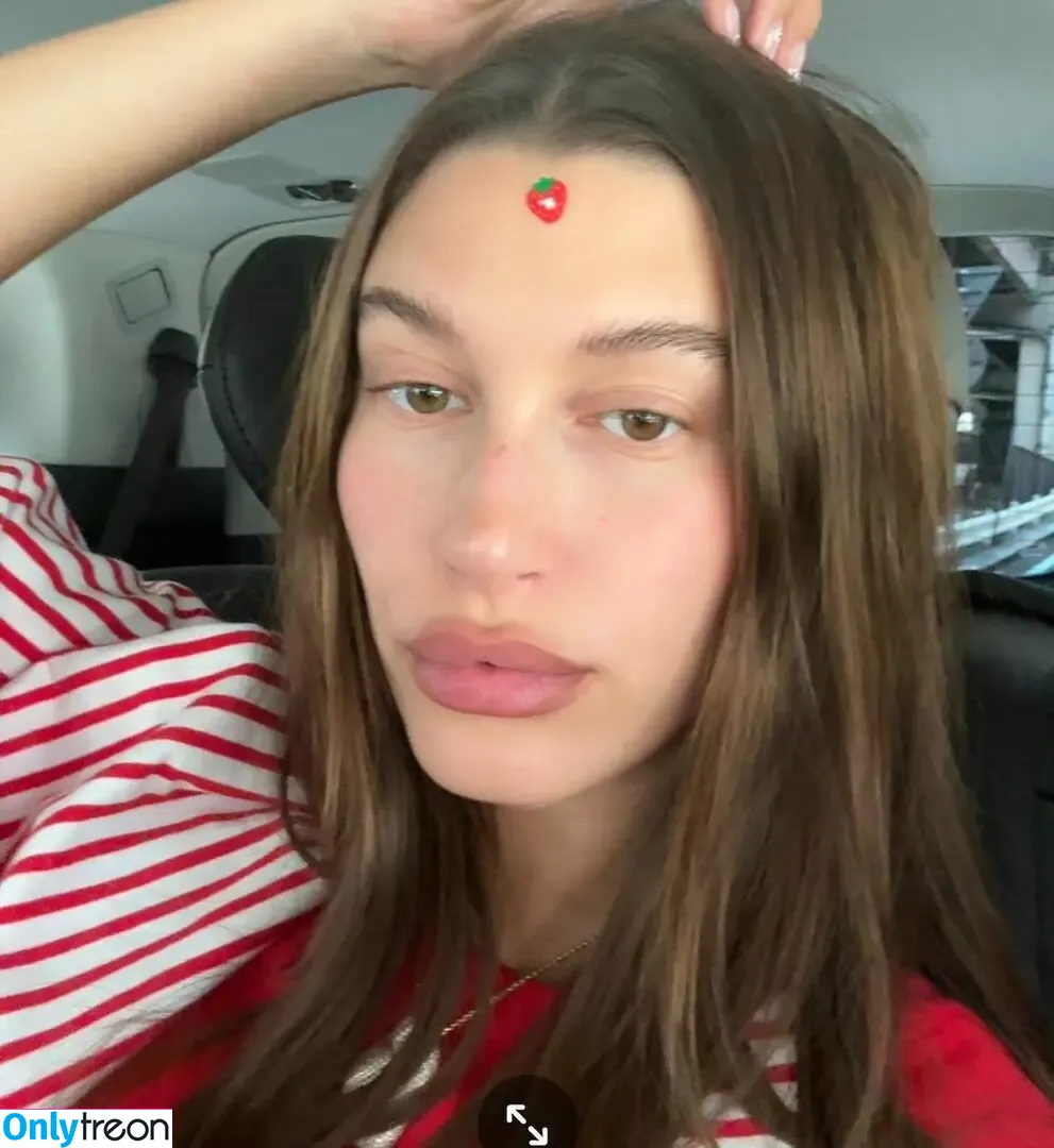 Hailey Baldwin Bieber nude photo #0655 (haileybieber)