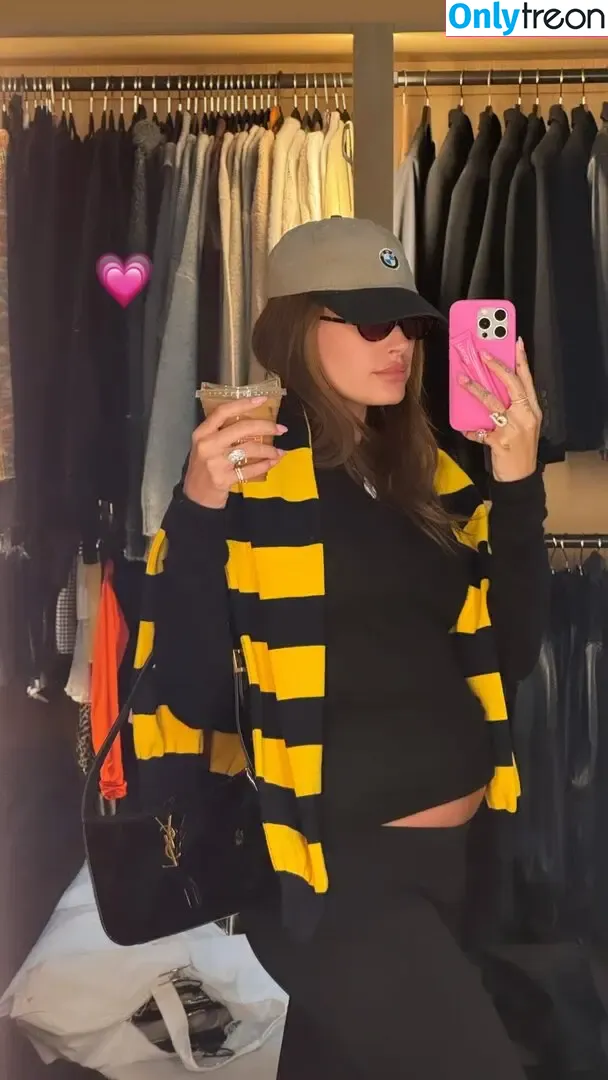 Hailey Baldwin Bieber nude photo #0662 (haileybieber)