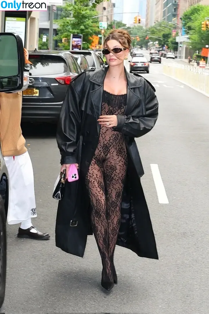 Hailey Baldwin Bieber nude photo #0712 (haileybieber)