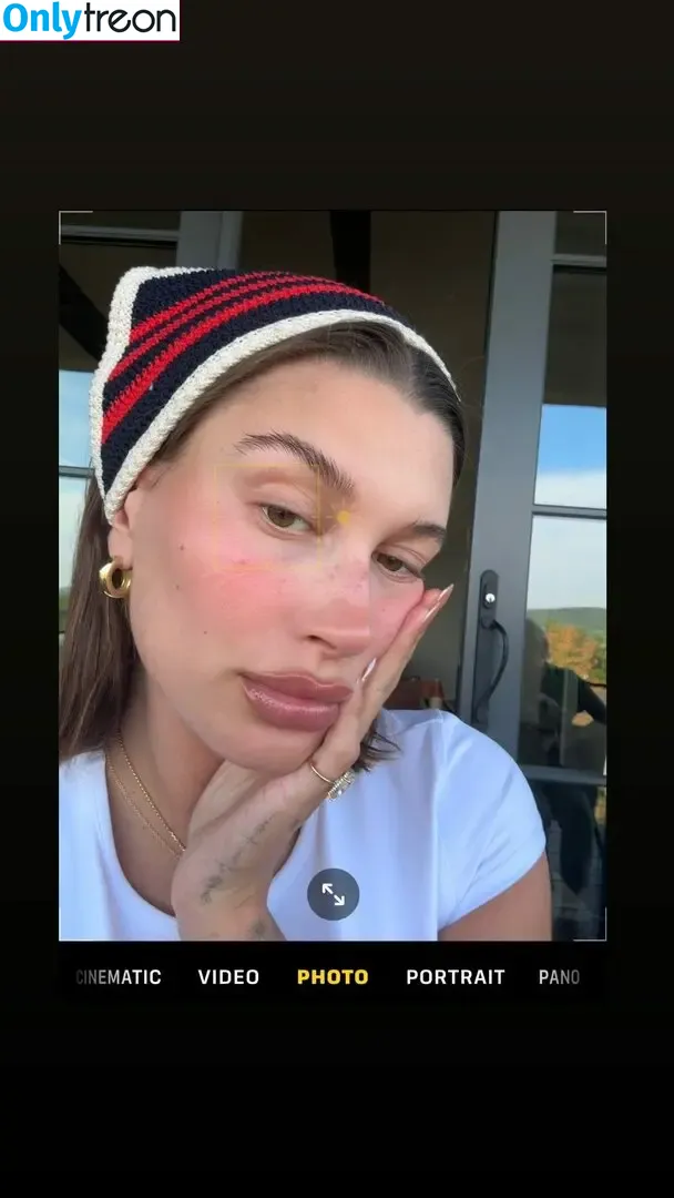 Hailey Baldwin Bieber nude photo #0738 (haileybieber)