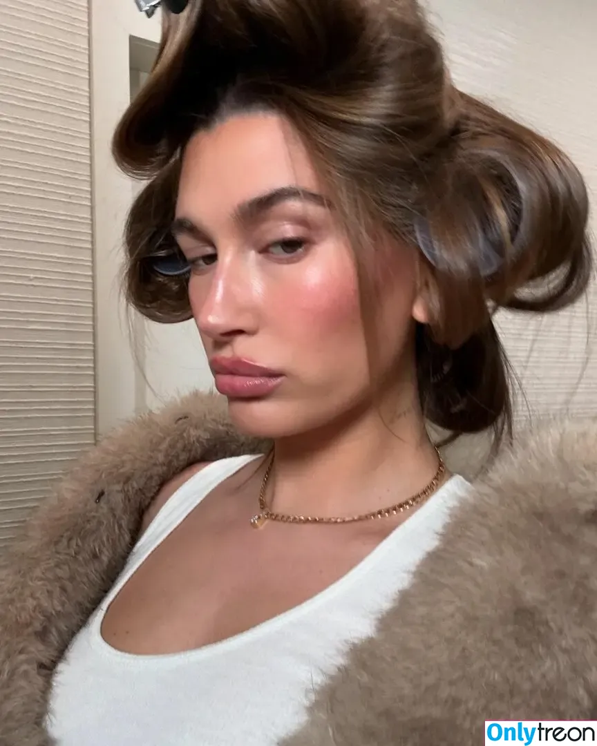 Hailey Baldwin Bieber nude photo #0799 (haileybieber)