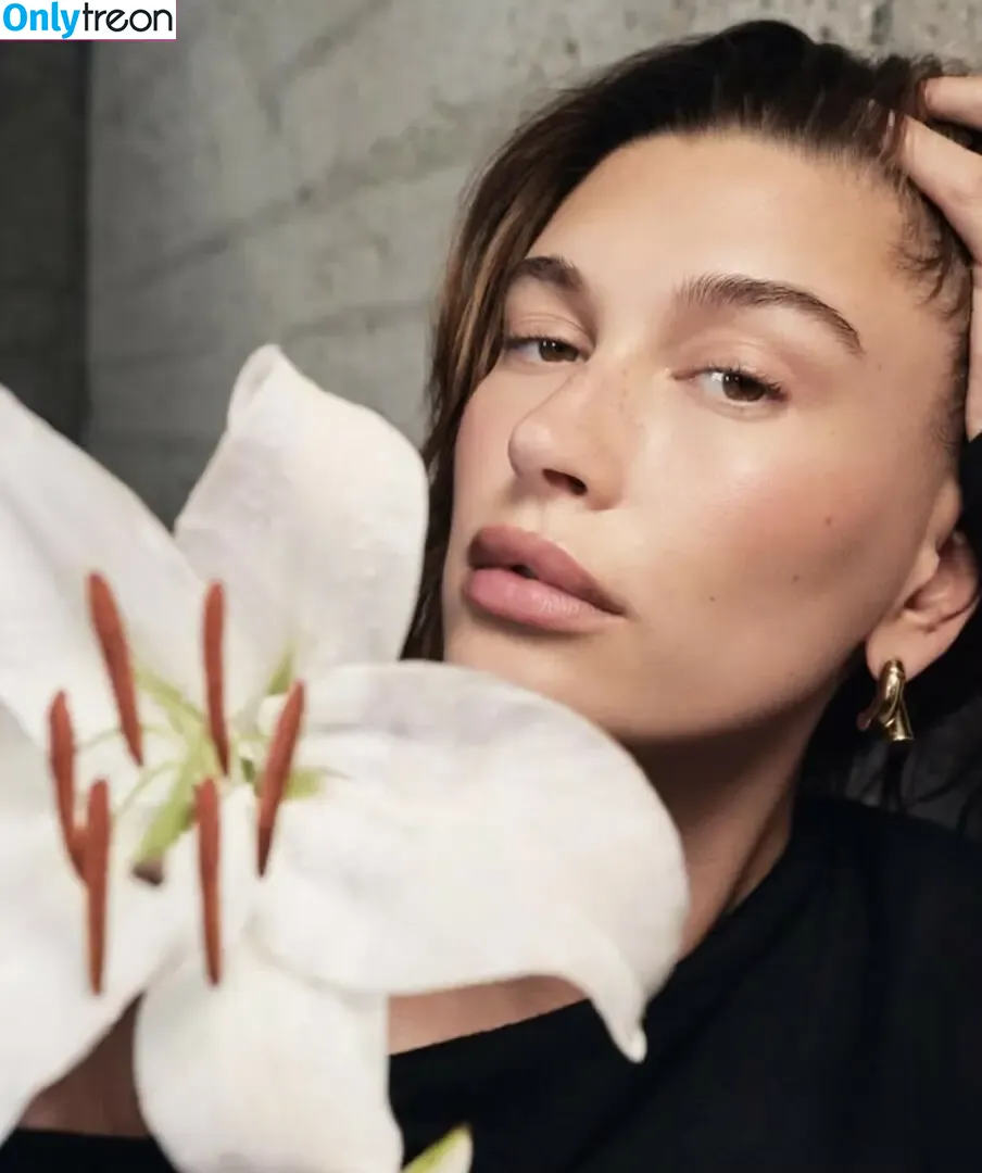 Hailey Baldwin Bieber nude photo #0837 (haileybieber)