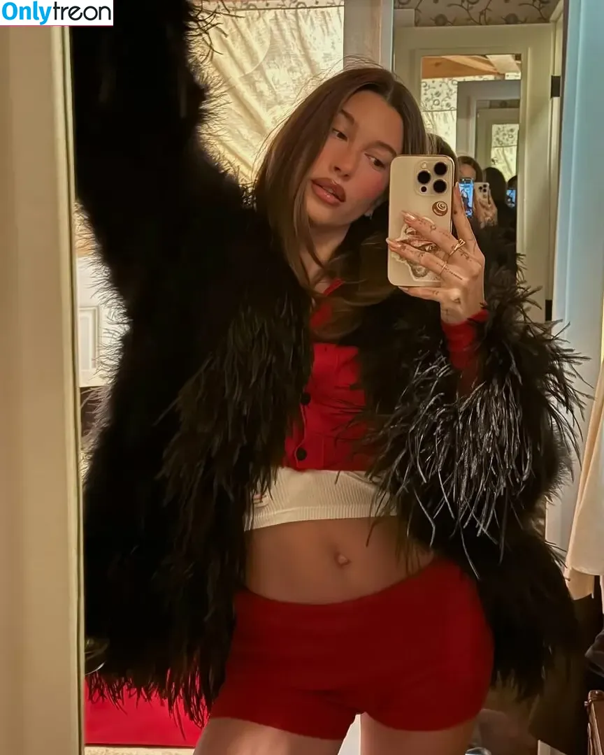 Hailey Baldwin Bieber nude photo #0838 (haileybieber)