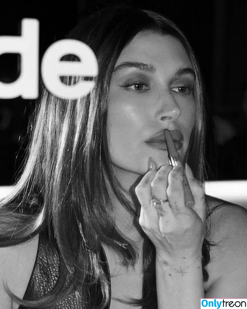 Hailey Baldwin Bieber nude photo #0839 (haileybieber)