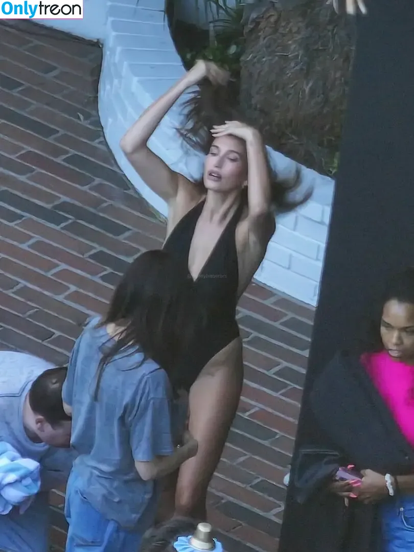 Hailey Baldwin Bieber nude photo #1015 (haileybieber)