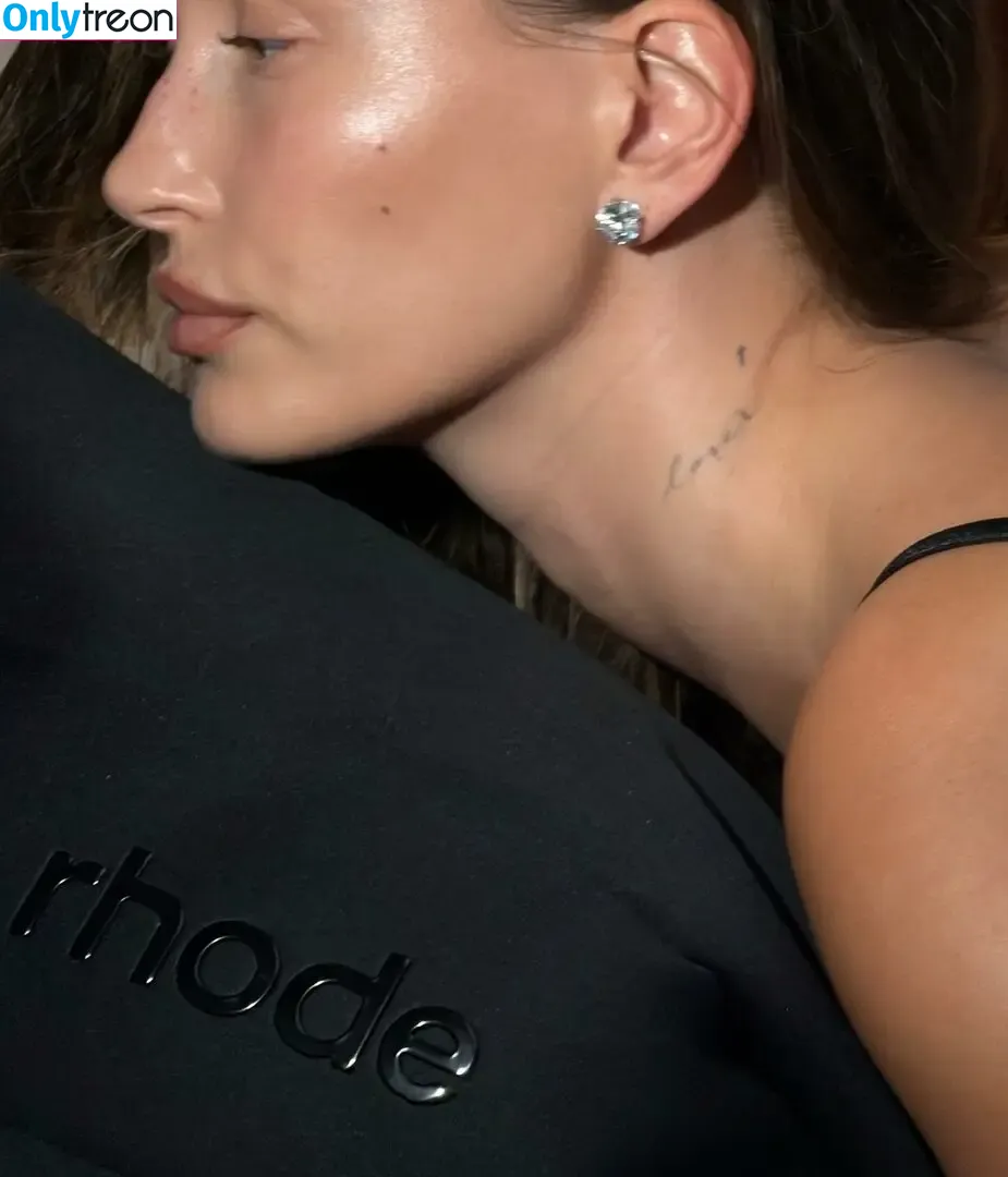 Hailey Baldwin Bieber nude photo #1038 (haileybieber)