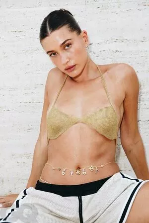 Hailey Baldwin / haileybieber фото голая #0003