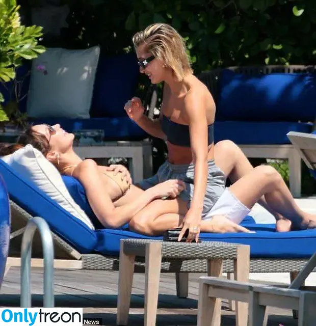 Hailey Baldwin nude photo #0110 (haileybieber)