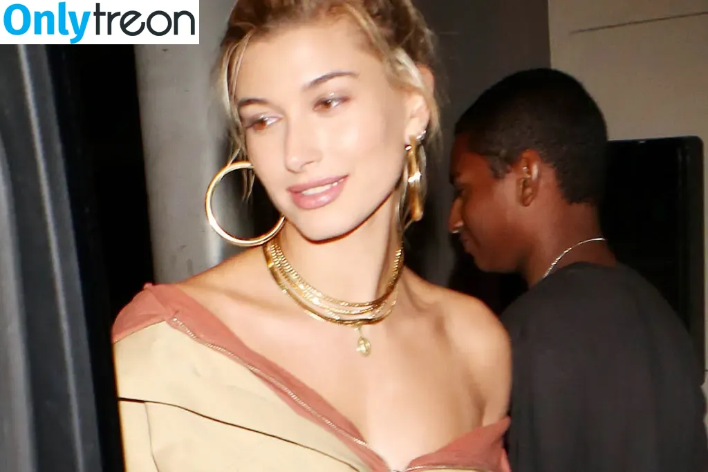 Hailey Baldwin nude photo #0120 (haileybieber)