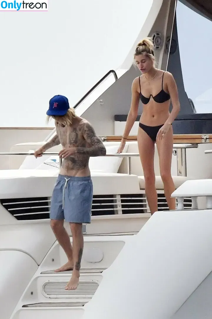 Hailey Baldwin голая photo #0132 (haileybieber)