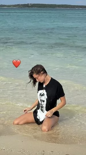 Hailey Bieber / baldwin / haileybieber фото голая #0226