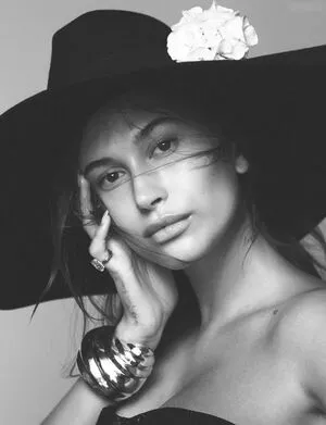 Hailey Bieber / baldwin / haileybieber фото голая #0389