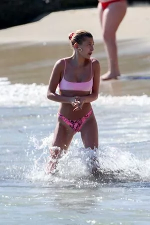 Hailey Bieber / baldwin / haileybieber фото голая #0412