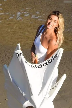 Hailey Bieber / baldwin / haileybieber фото голая #0431