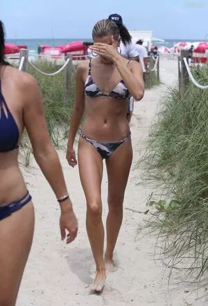 Hailey Bieber / baldwin / haileybieber фото голая #0504
