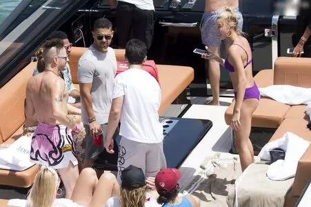 Hailey Bieber / baldwin / haileybieber фото голая #0509