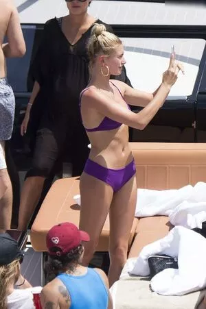 Hailey Bieber / baldwin / haileybieber фото голая #0513