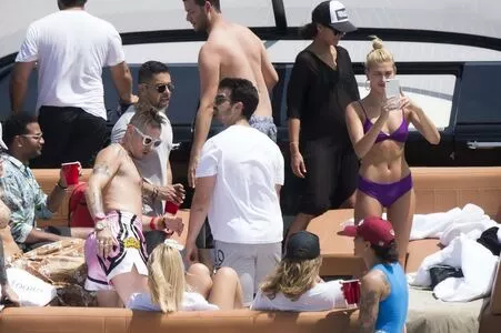 Hailey Bieber / baldwin / haileybieber фото голая #0515