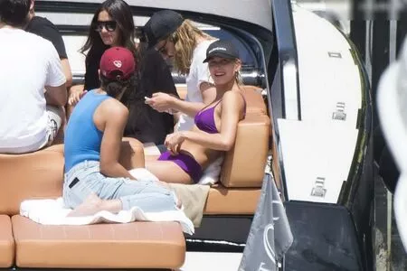 Hailey Bieber / baldwin / haileybieber фото голая #0517