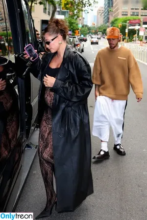 Hailey Bieber / baldwin / haileybieber фото голая #0672