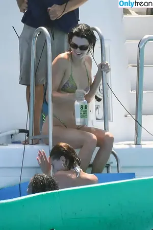 Hailey Bieber / baldwin / haileybieber фото голая #0711