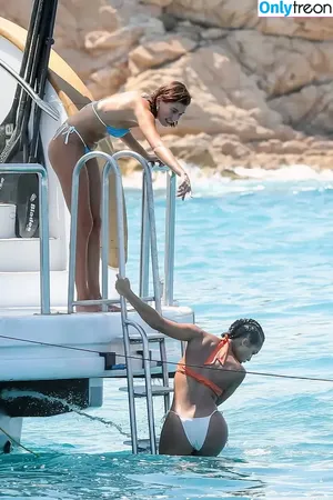 Hailey Bieber / baldwin / haileybieber фото голая #0726