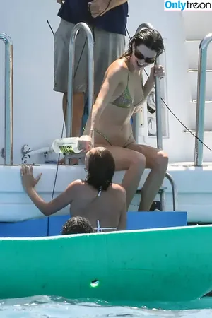Hailey Bieber / baldwin / haileybieber nude photo #0750