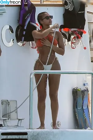 Hailey Bieber / baldwin / haileybieber nude photo #0752