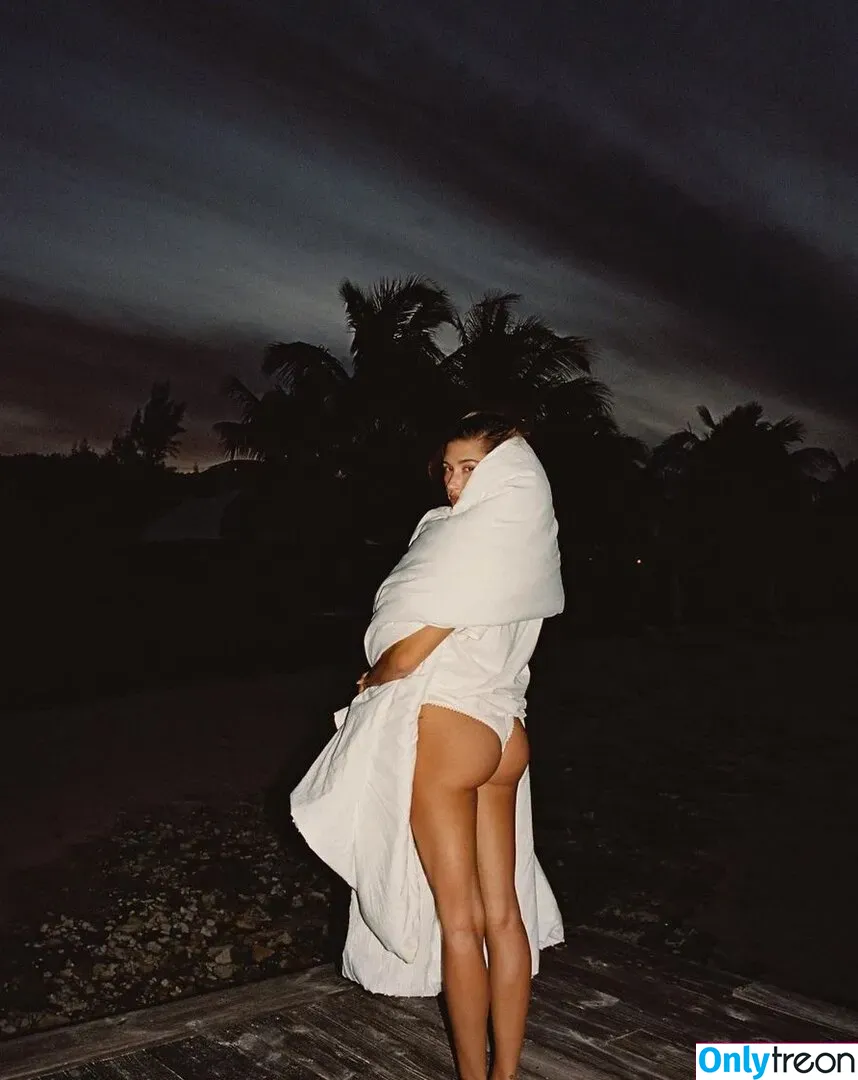 Hailey Bieber голая photo #0045 (baldwin / haileybieber)