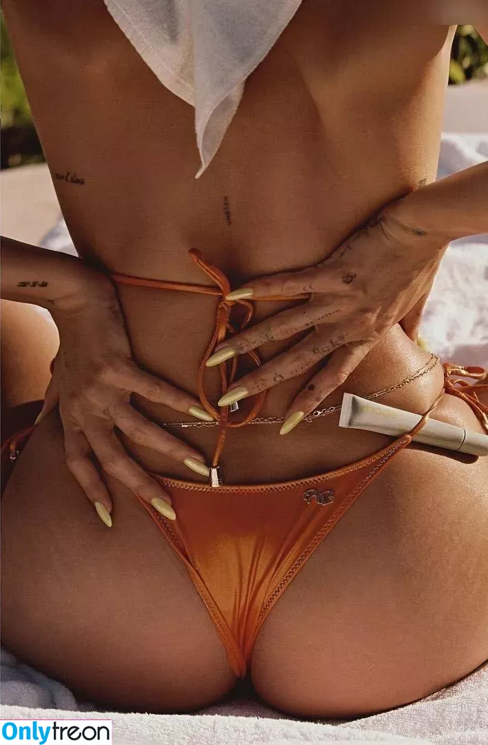 Hailey Bieber голая photo #0069 (baldwin / haileybieber)