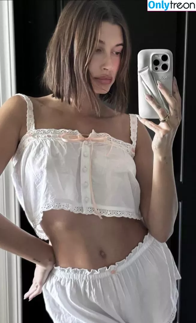 Hailey Bieber голая photo #0224 (baldwin / haileybieber)