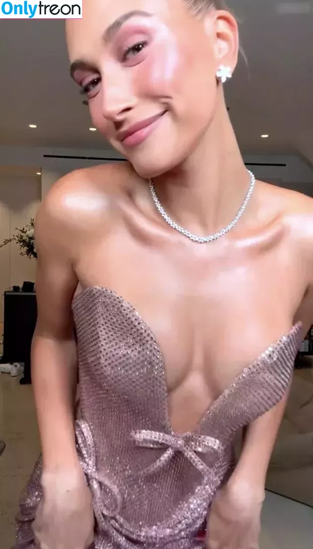 Hailey Bieber nude photo #0236 (baldwin / haileybieber)