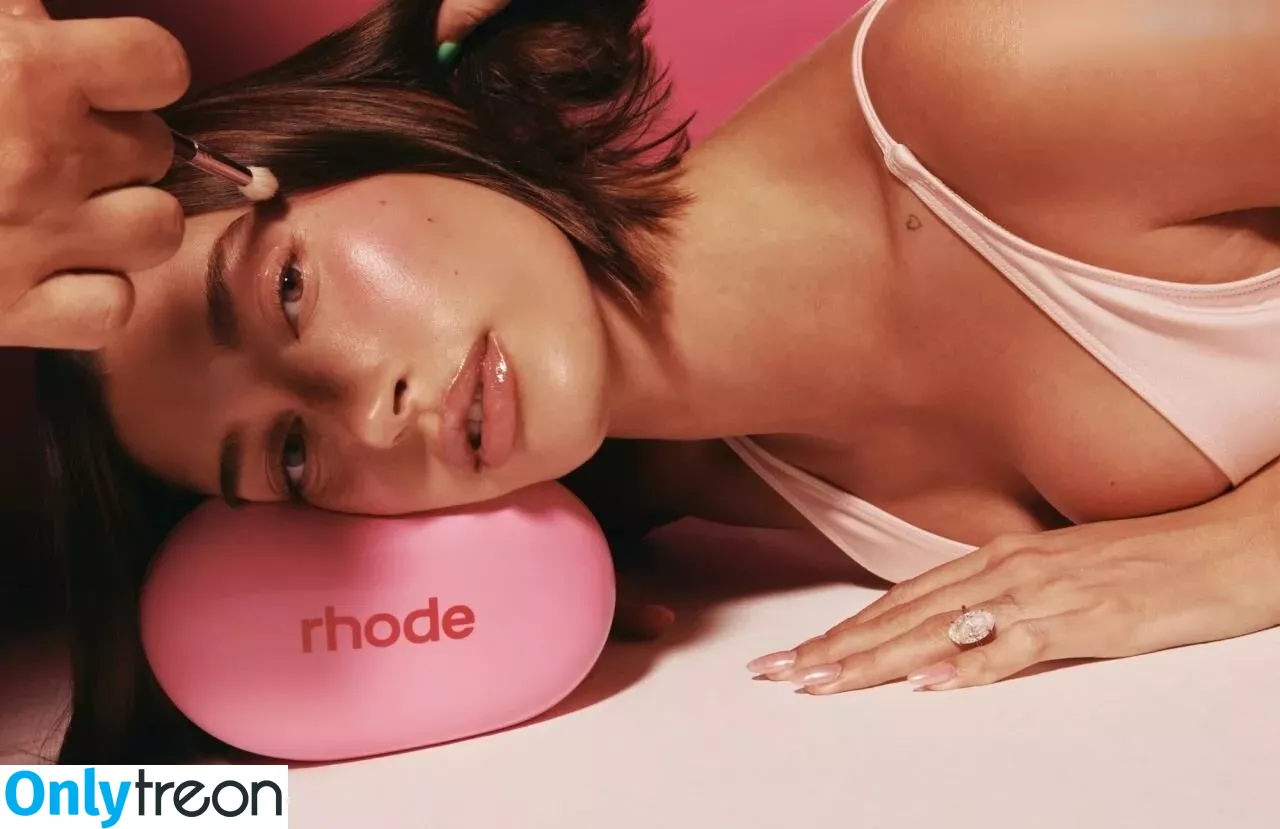 Hailey Bieber nude photo #0249 (baldwin / haileybieber)