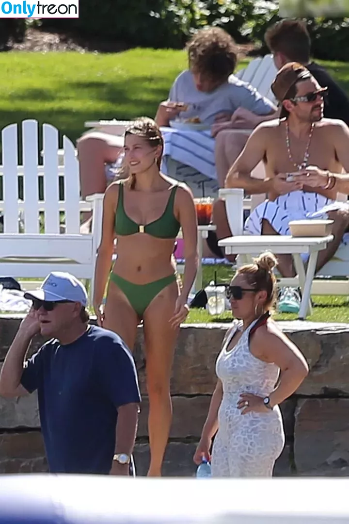 Hailey Bieber голая photo #0282 (baldwin / haileybieber)