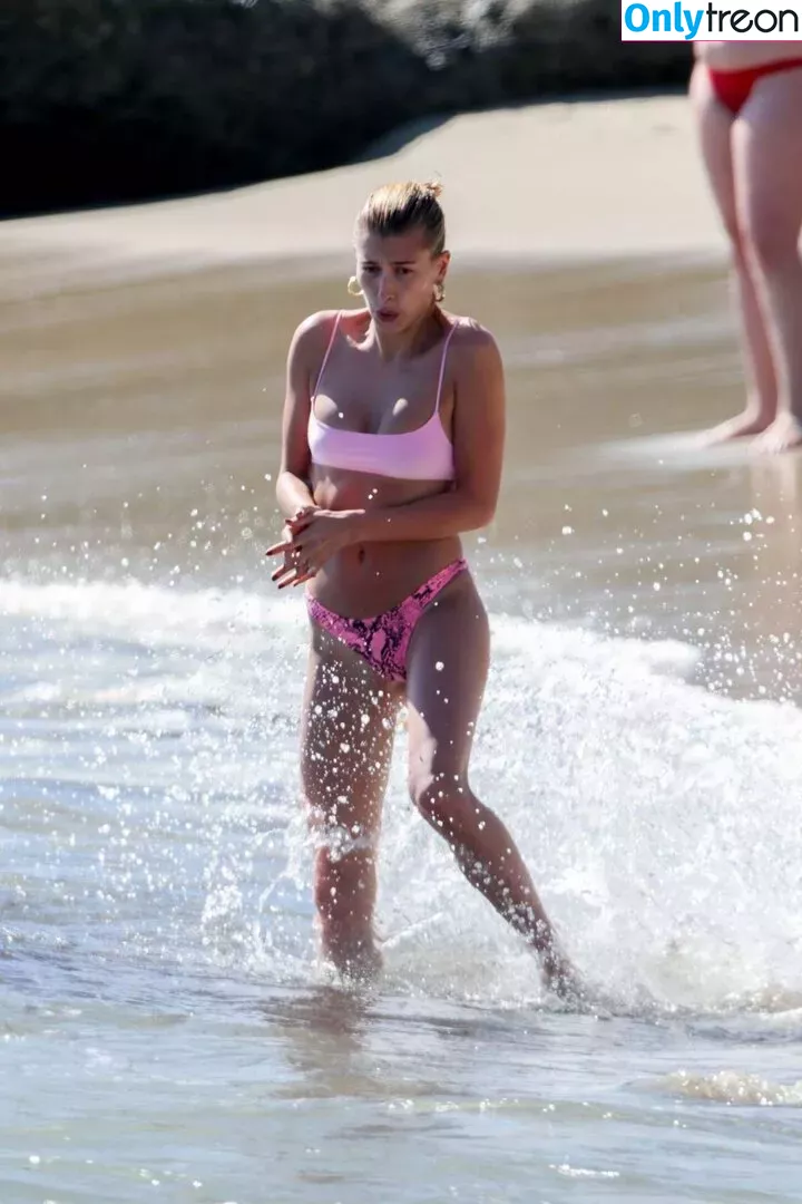 Hailey Bieber голая photo #0408 (baldwin / haileybieber)