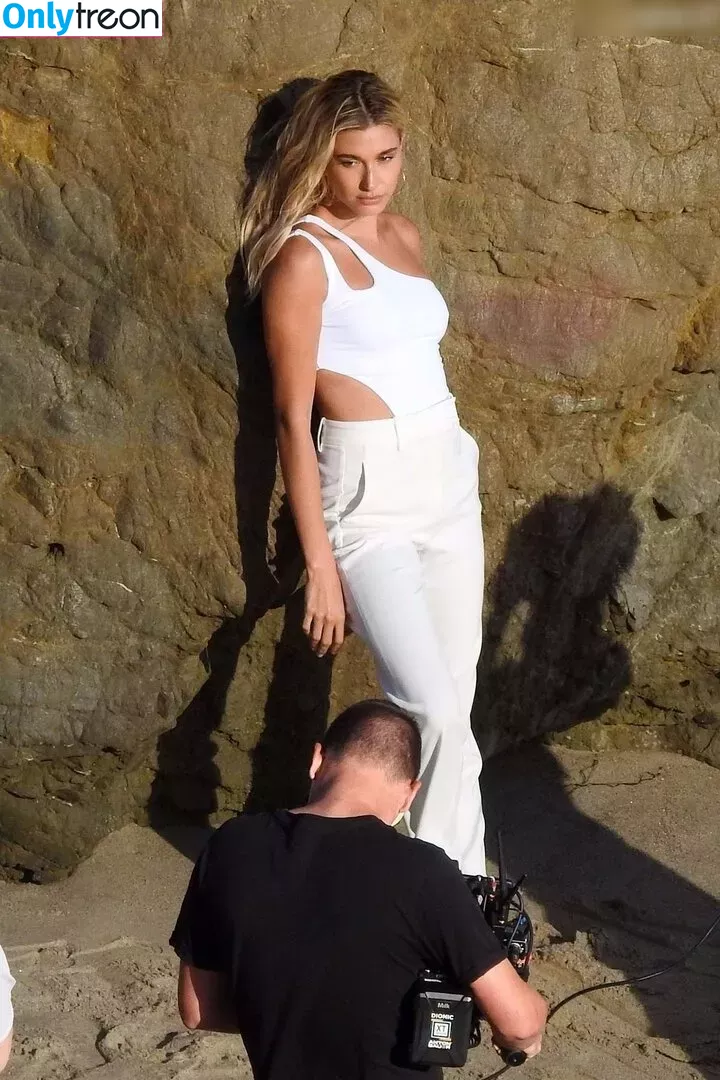 Hailey Bieber голая photo #0424 (baldwin / haileybieber)