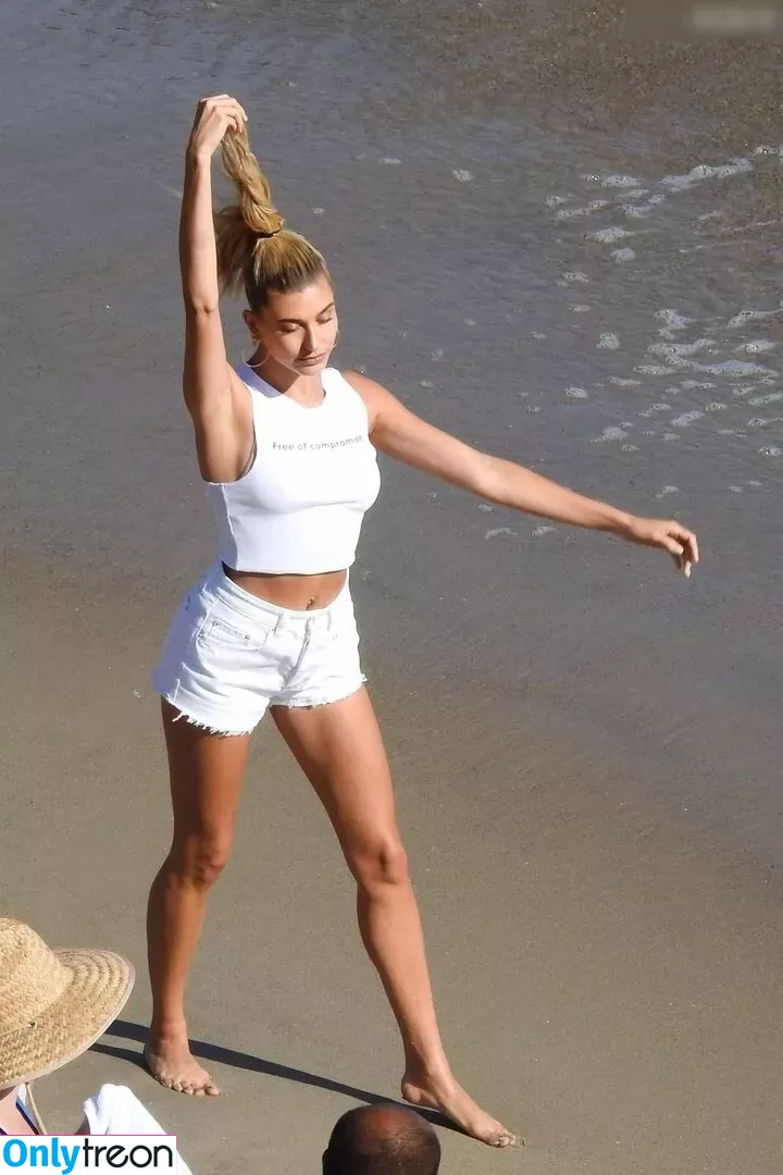 Hailey Bieber nude photo #0441 (baldwin / haileybieber)