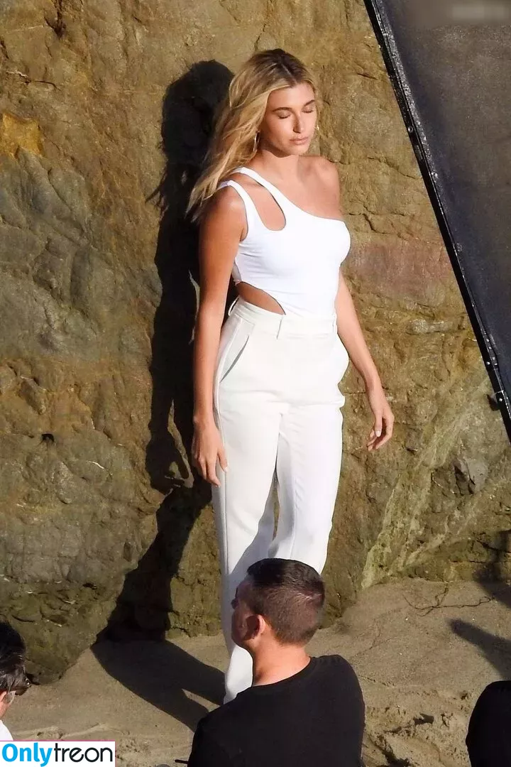 Hailey Bieber nude photo #0442 (baldwin / haileybieber)