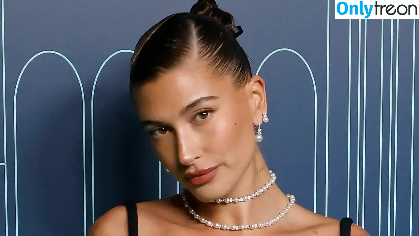 Hailey Bieber голая photo #0612 (baldwin / haileybieber)