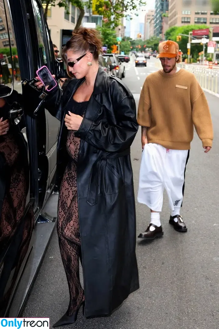 Hailey Bieber голая photo #0672 (baldwin / haileybieber)