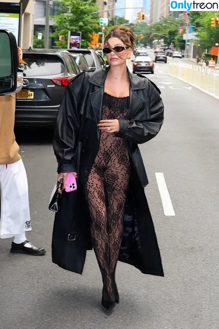 Hailey Bieber голая photo #0679 (baldwin / haileybieber)