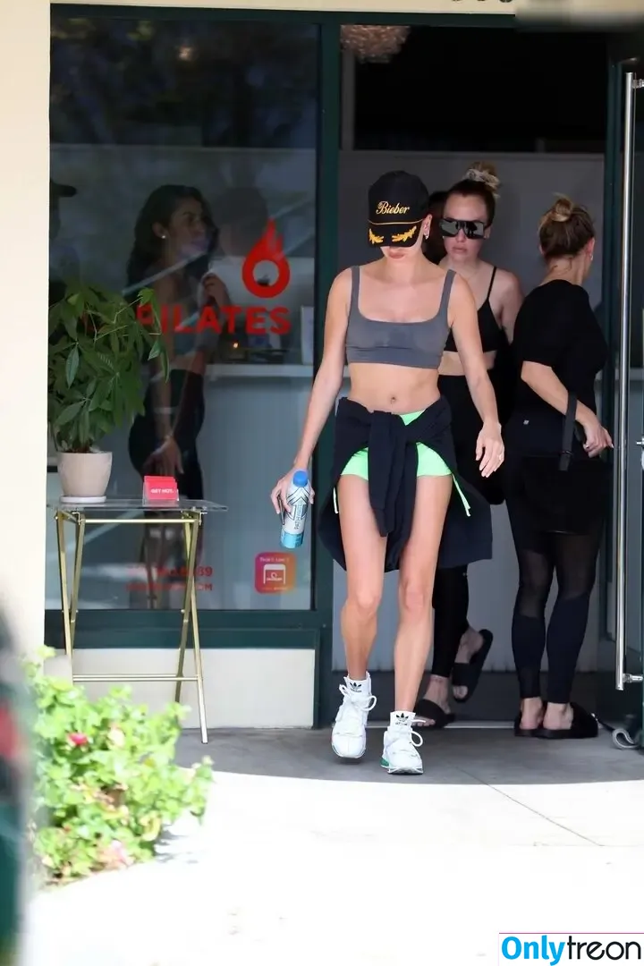 Hailey Bieber nude photo #0753 (baldwin / haileybieber)