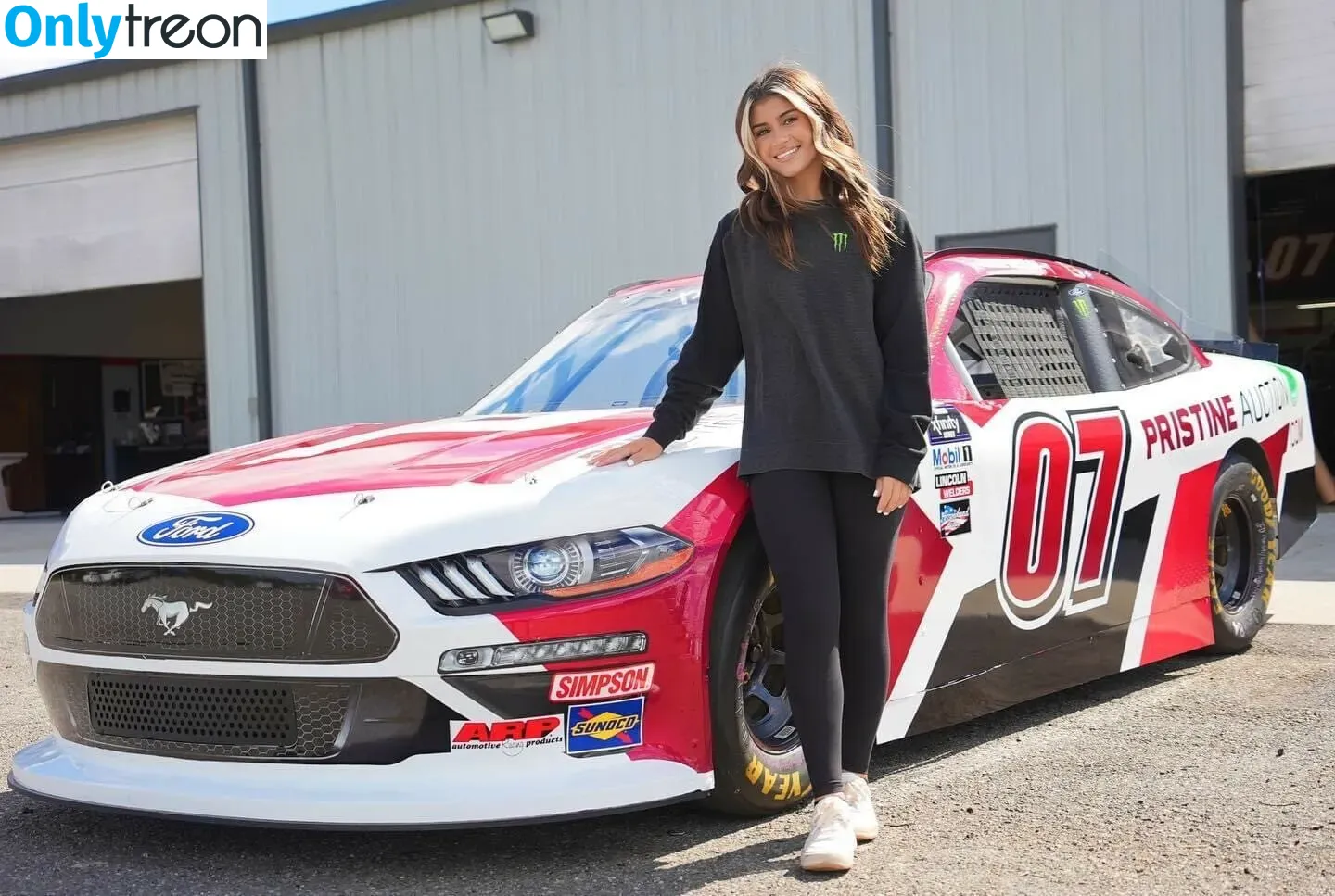 Hailie Deegan nude photo #0010 (hailiedeegan)