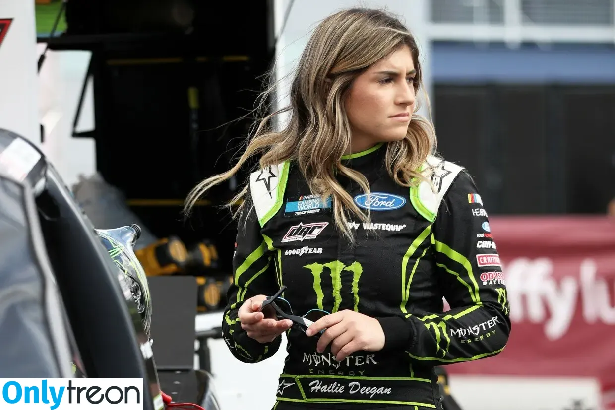 Hailie Deegan голая photo #0155 (hailiedeegan)