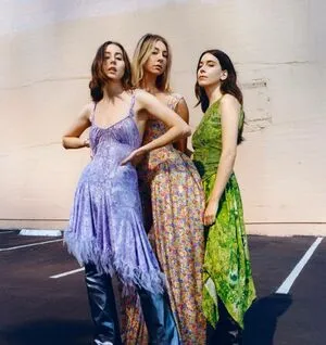 Haim Sisters / haimtheband nude photo #0006