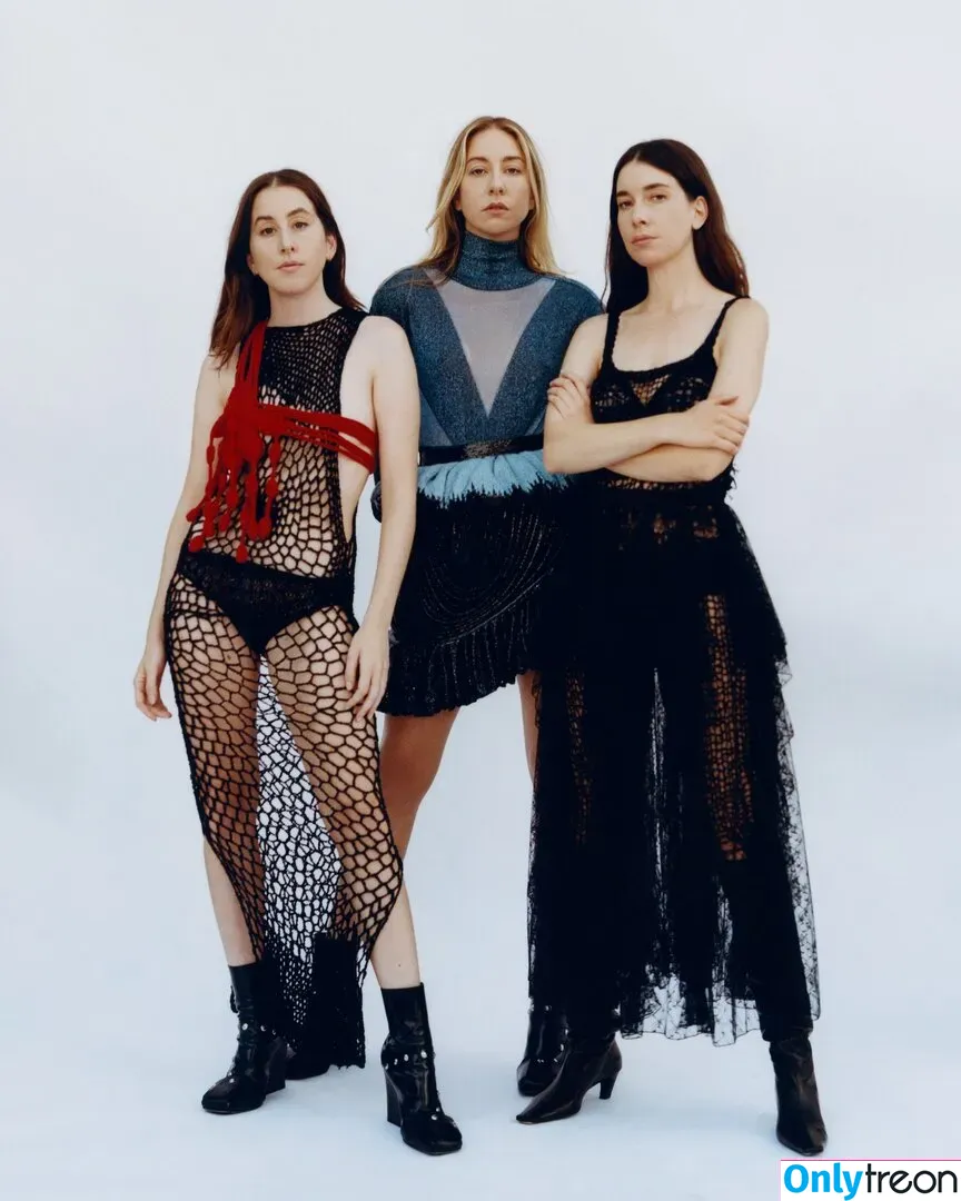 Haim Sisters голая photo #0002 (haimtheband)